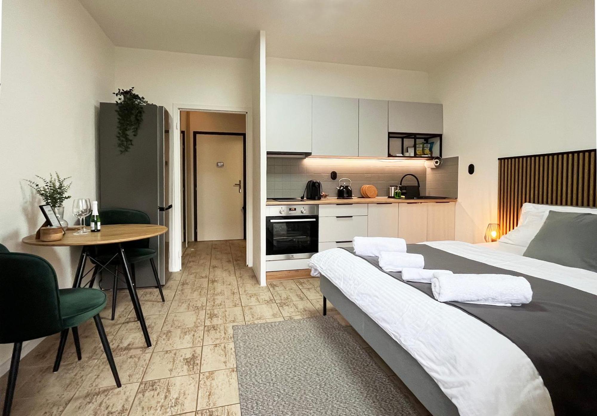 New Cozy Studio, Ac & Free Private Parking Bratislava