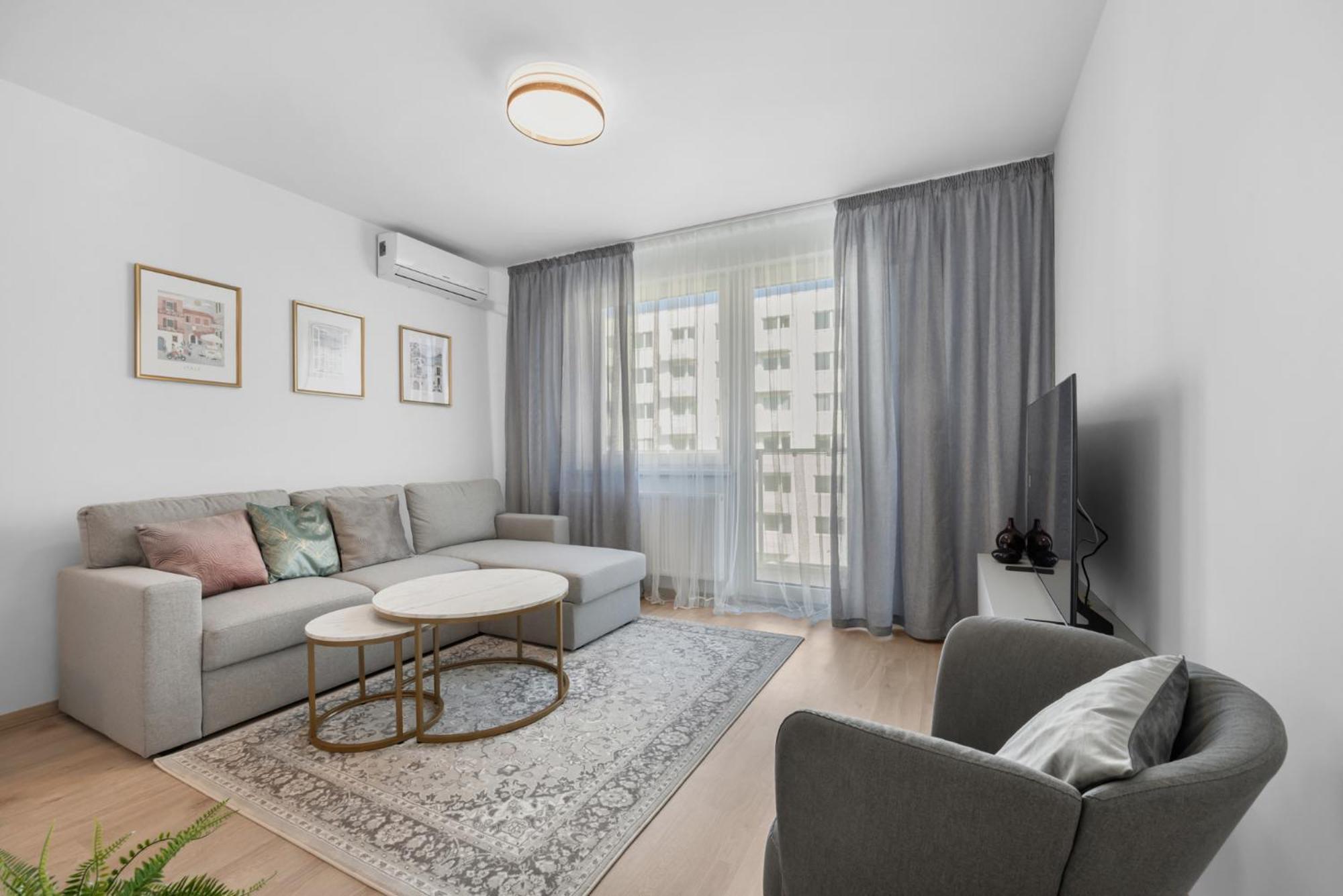 Brand New, Parking For Fee, Cozy Apartment *
