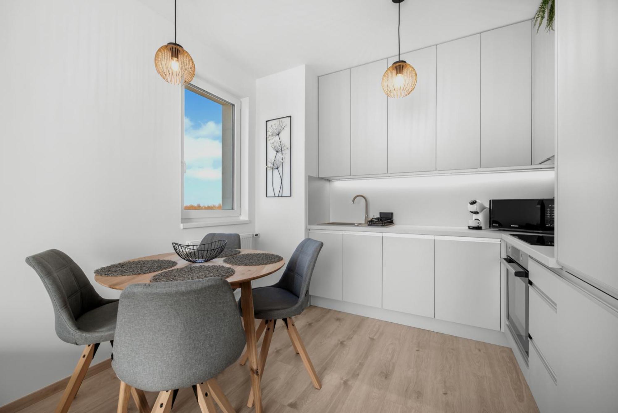 Sunny, Brand New, Luxury Apartment
