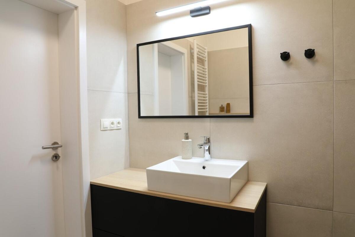 2i With Terrace, New Building, Luzna 26 *
