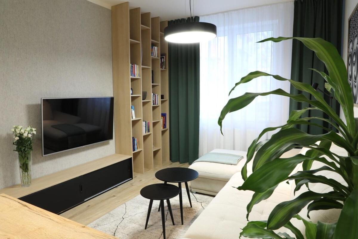 Apartment 2i With Terrace, New Building, Luzna 26