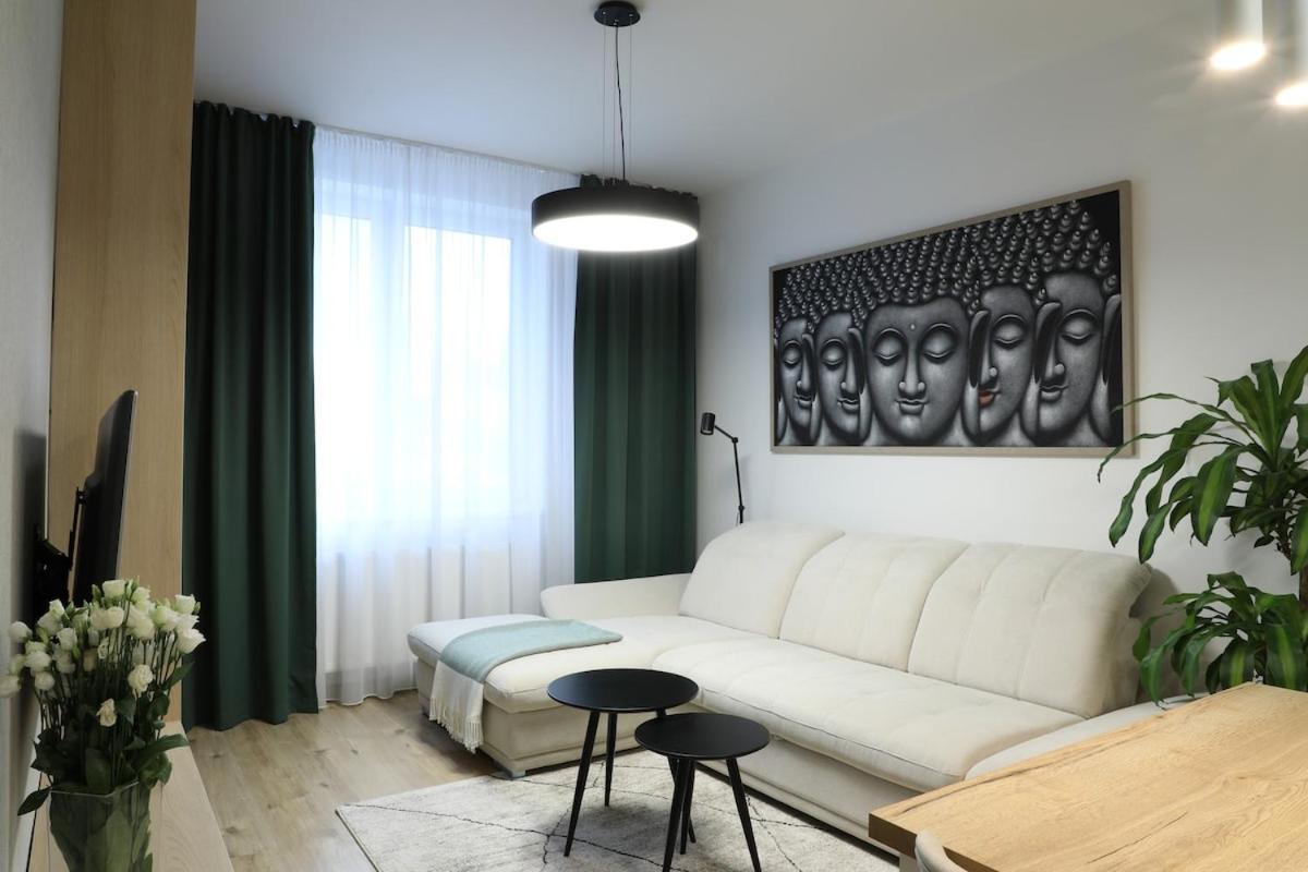 Apartment 2i With Terrace, New Building, Luzna 26 *