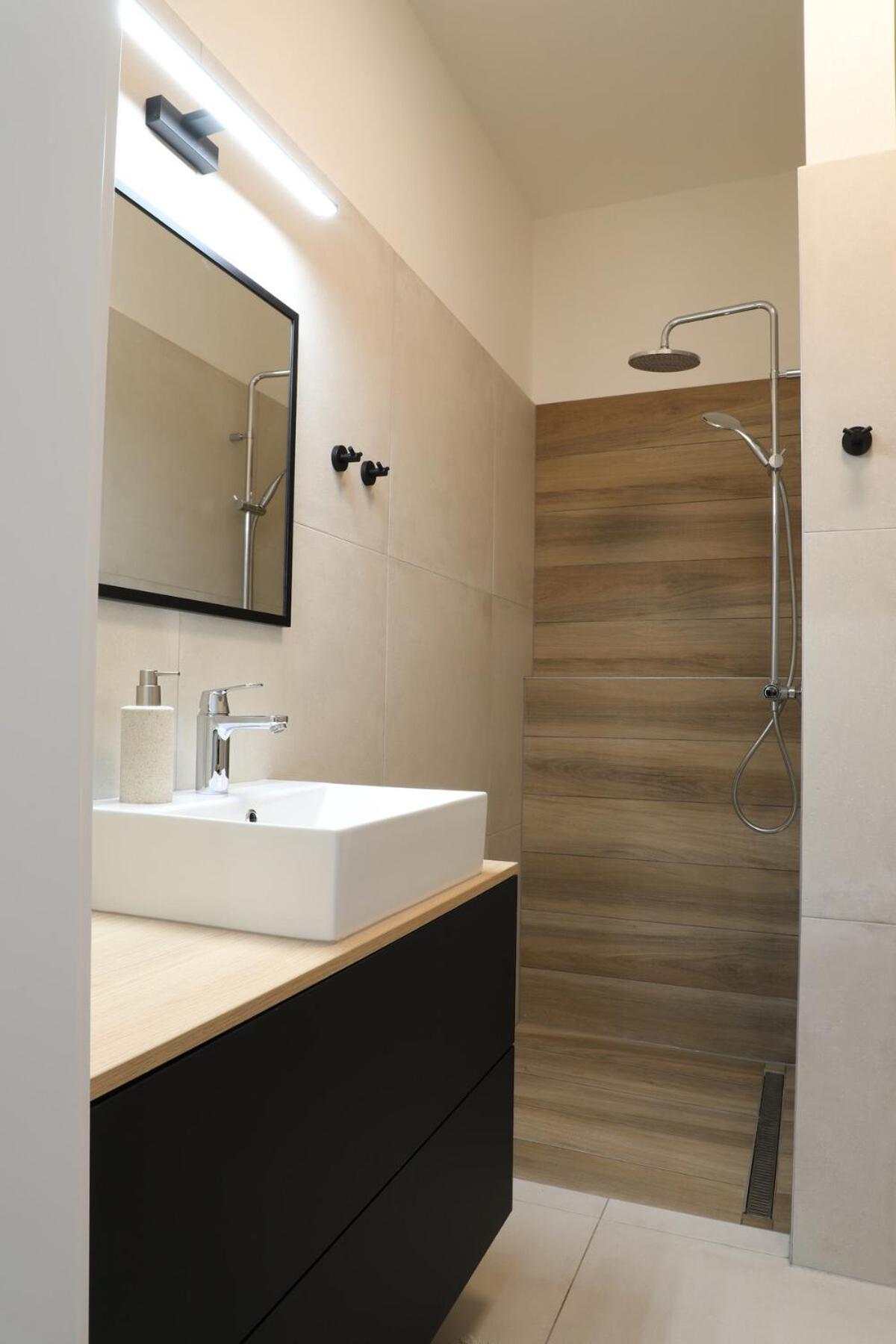 Apartment 2i With Terrace, New Building, Luzna 26