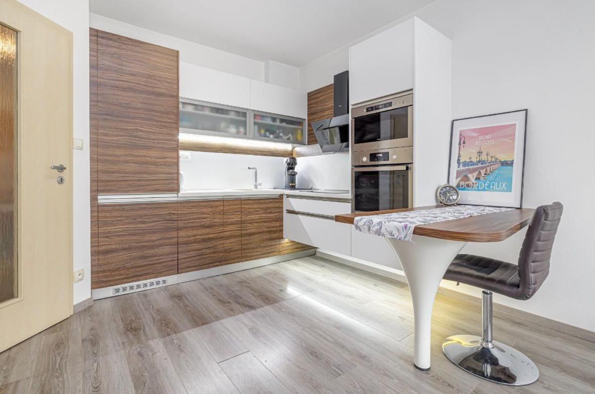 Central, Sunny And Spacious Apartment Bratislava