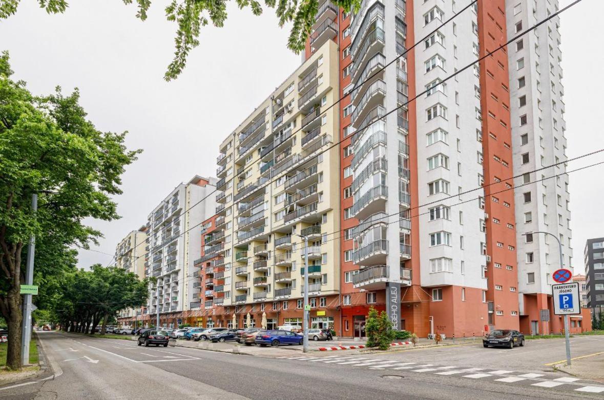 Central, Sunny And Spacious Apartment Bratislava