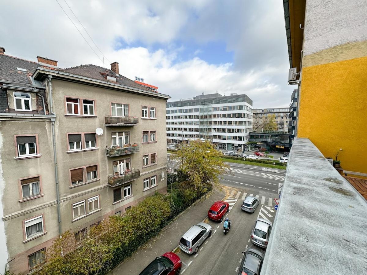 Apartment S Velkou Terasou A Balkonom V Centre Mesta! Bratislava