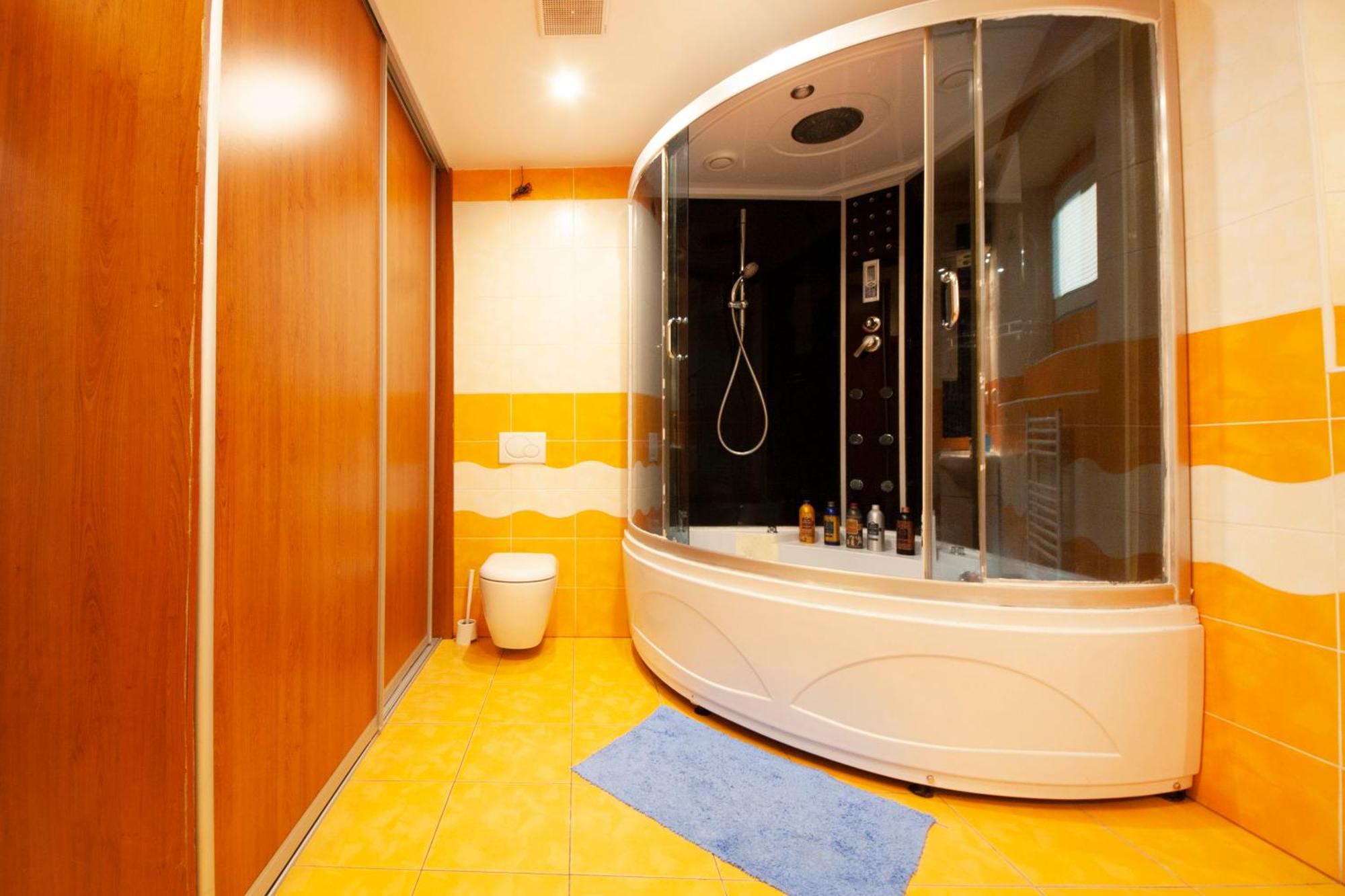 Apartment Center Of With Jacuzzi Bratislava