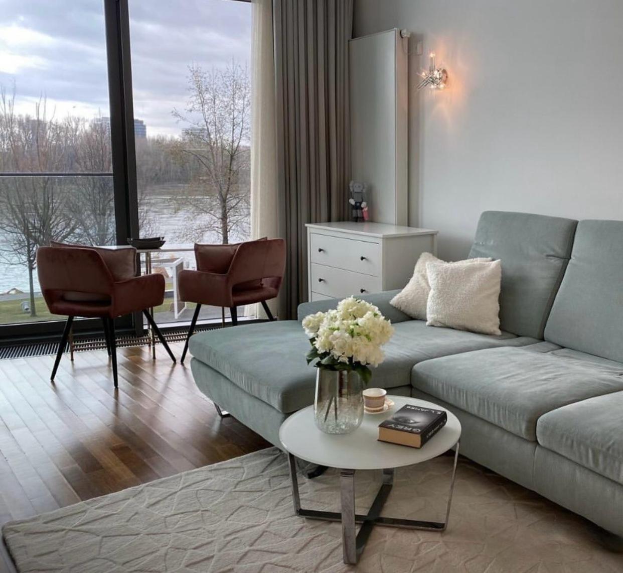 Skau 3 Eurovea Danube View Free Parking *