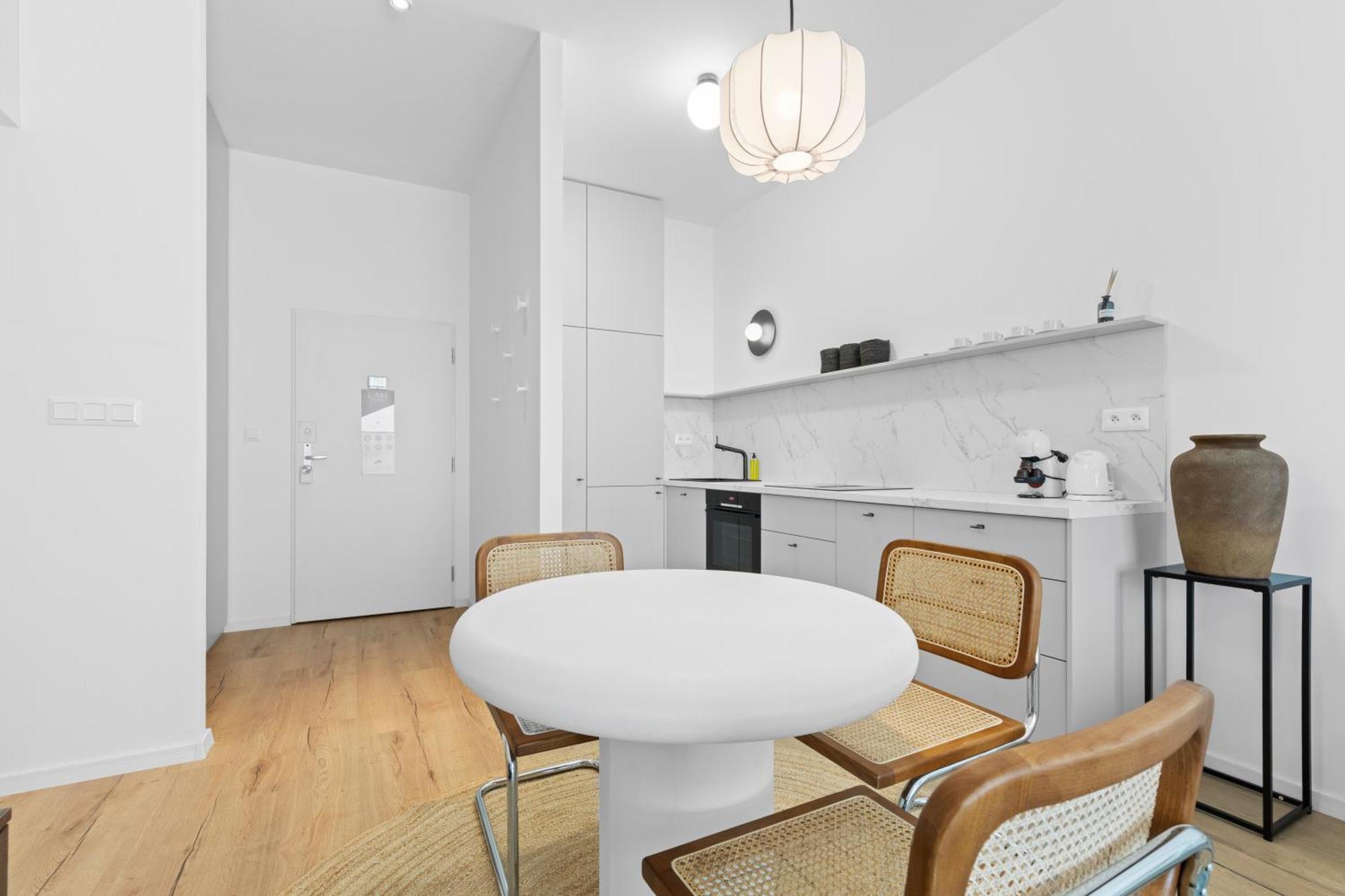 Lam Serenity Free Parking - Balcony Apartment