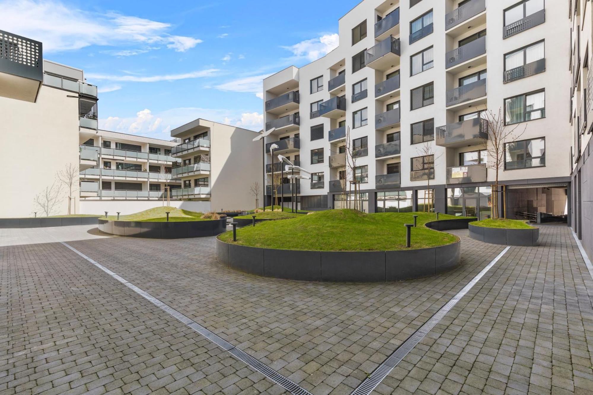Apartment Lam Serenity Free Parking - Balcony Bratislava
