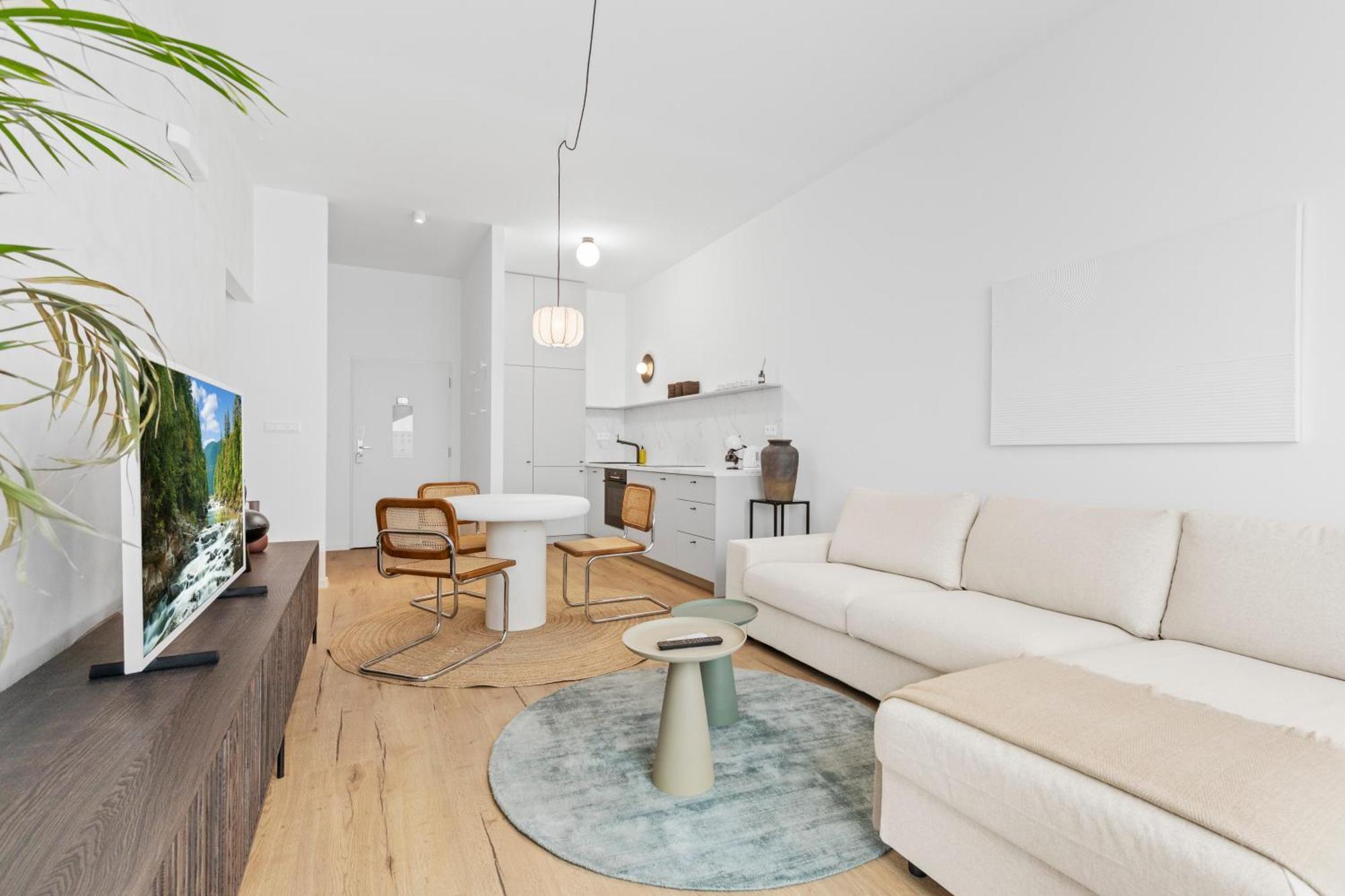 Lam Serenity Free Parking - Balcony Bratislava