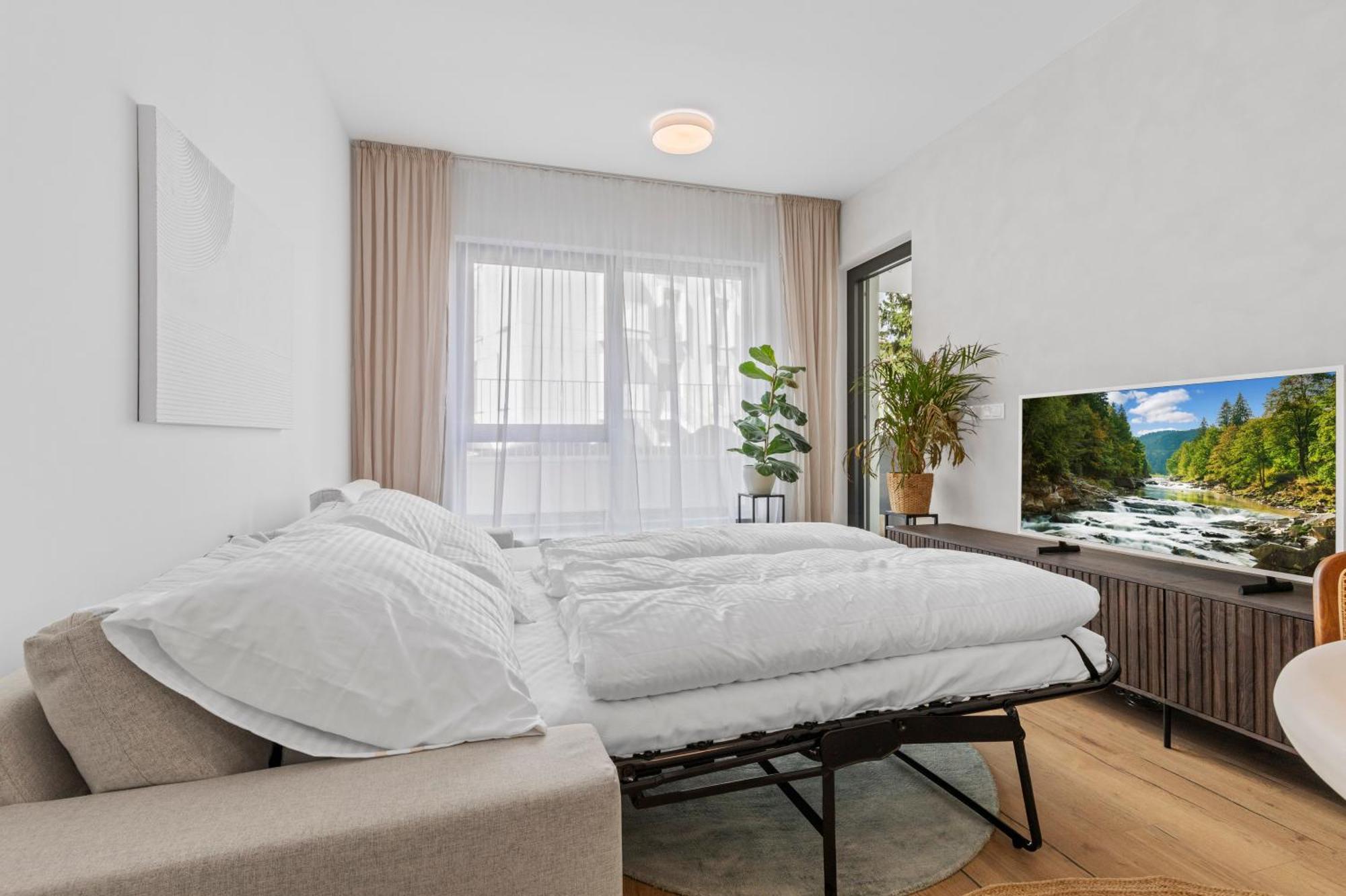 Lam Serenity Free Parking - Balcony Bratislava