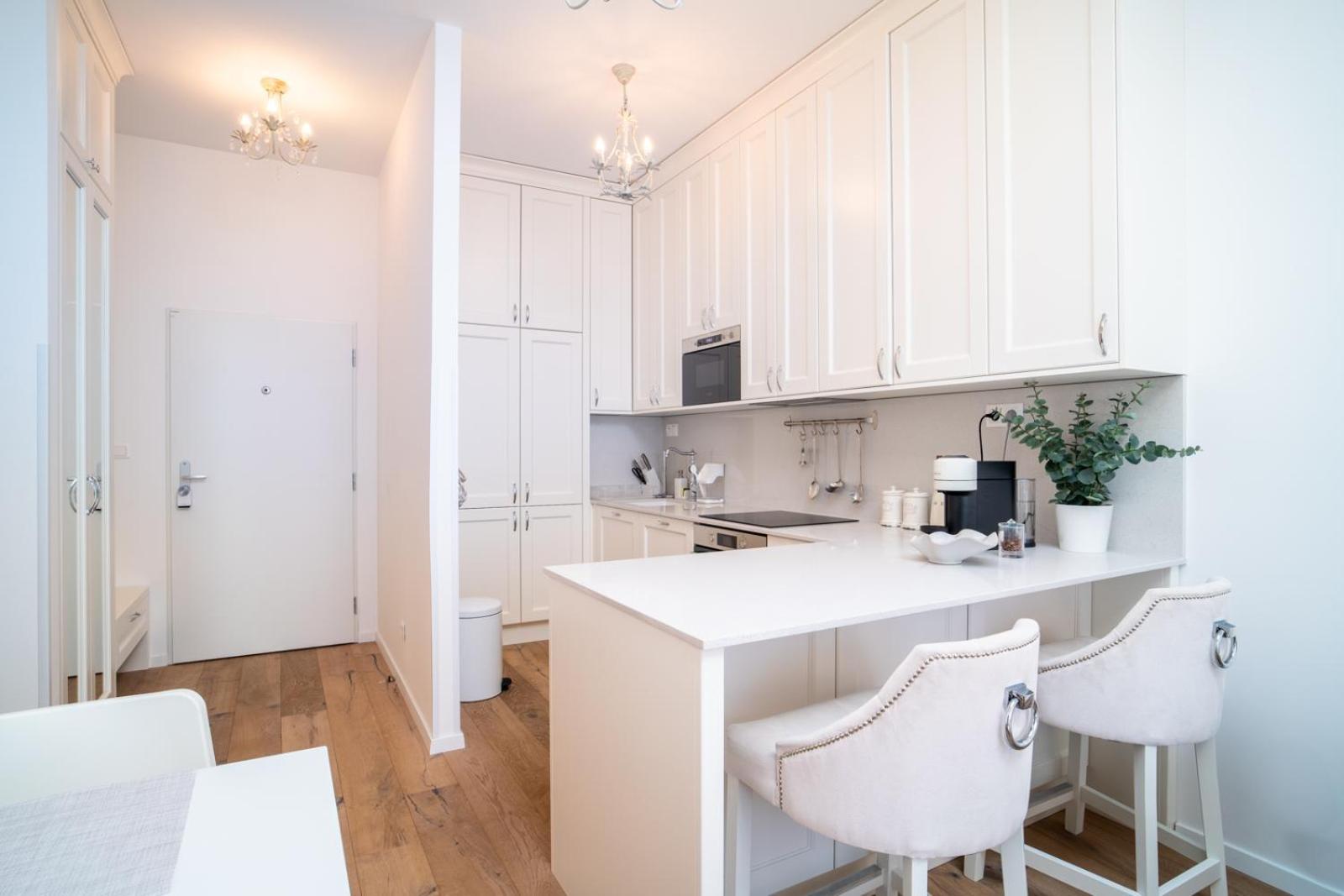 Unforgettable Old Town Apartment *