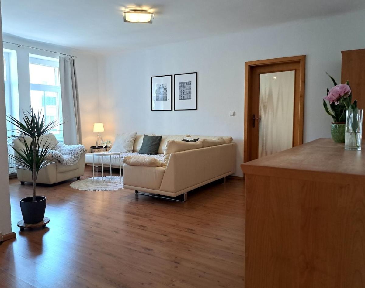 Beautiful Historical Place Apartment *