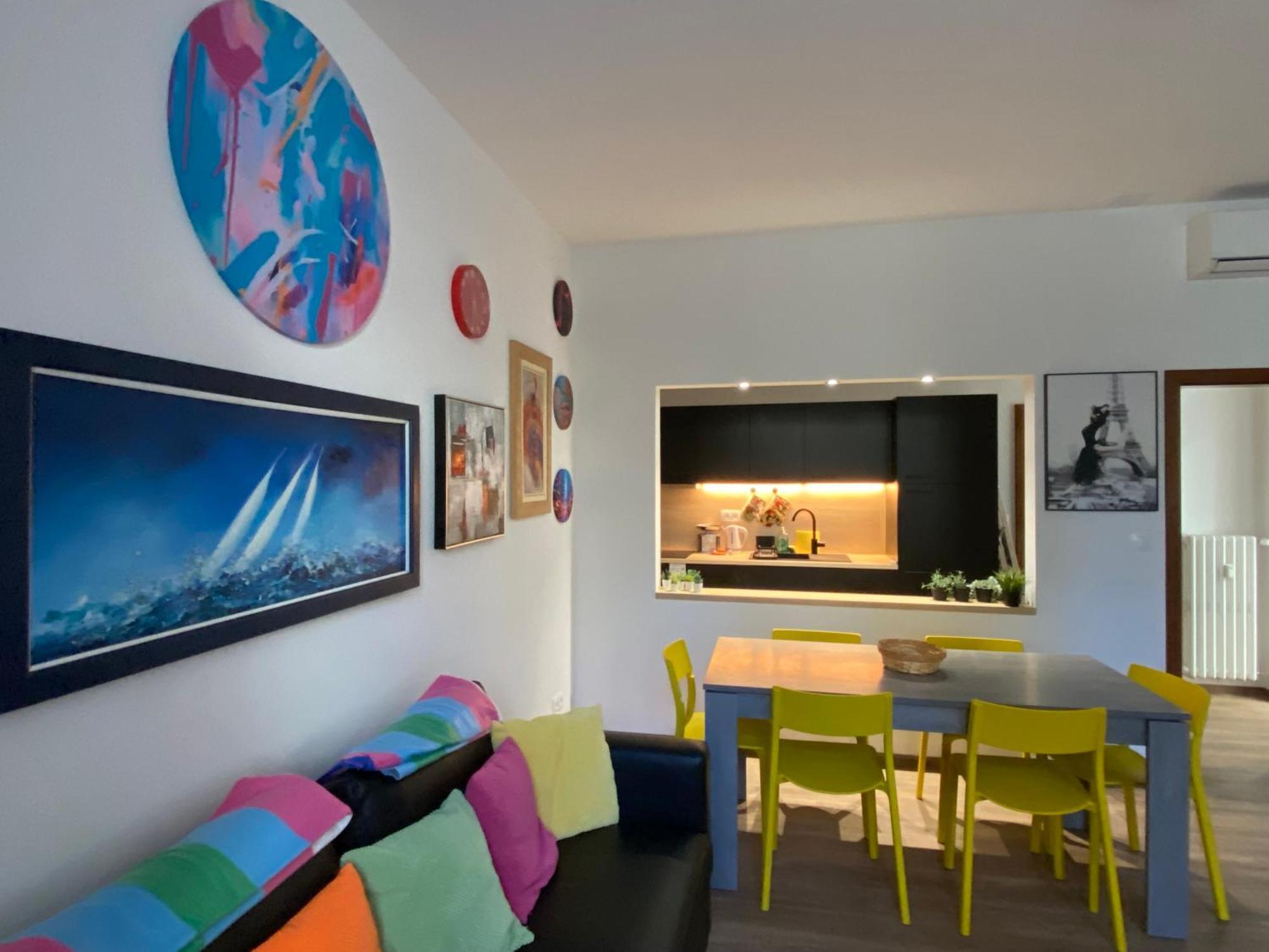 Art Design Gallery - Centre *