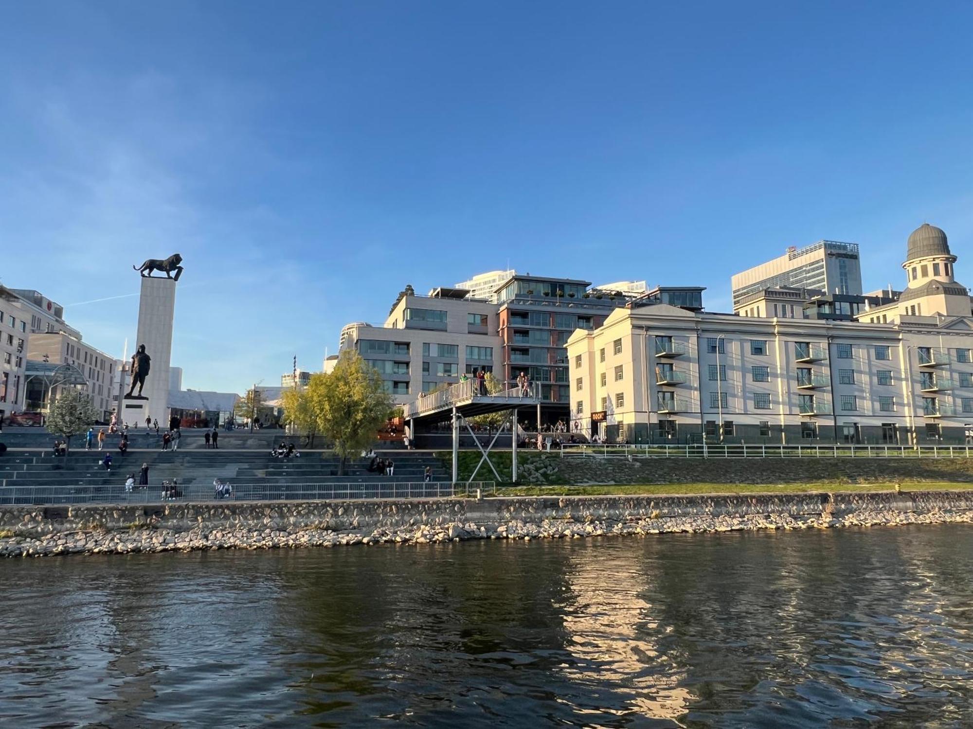 Elite River View