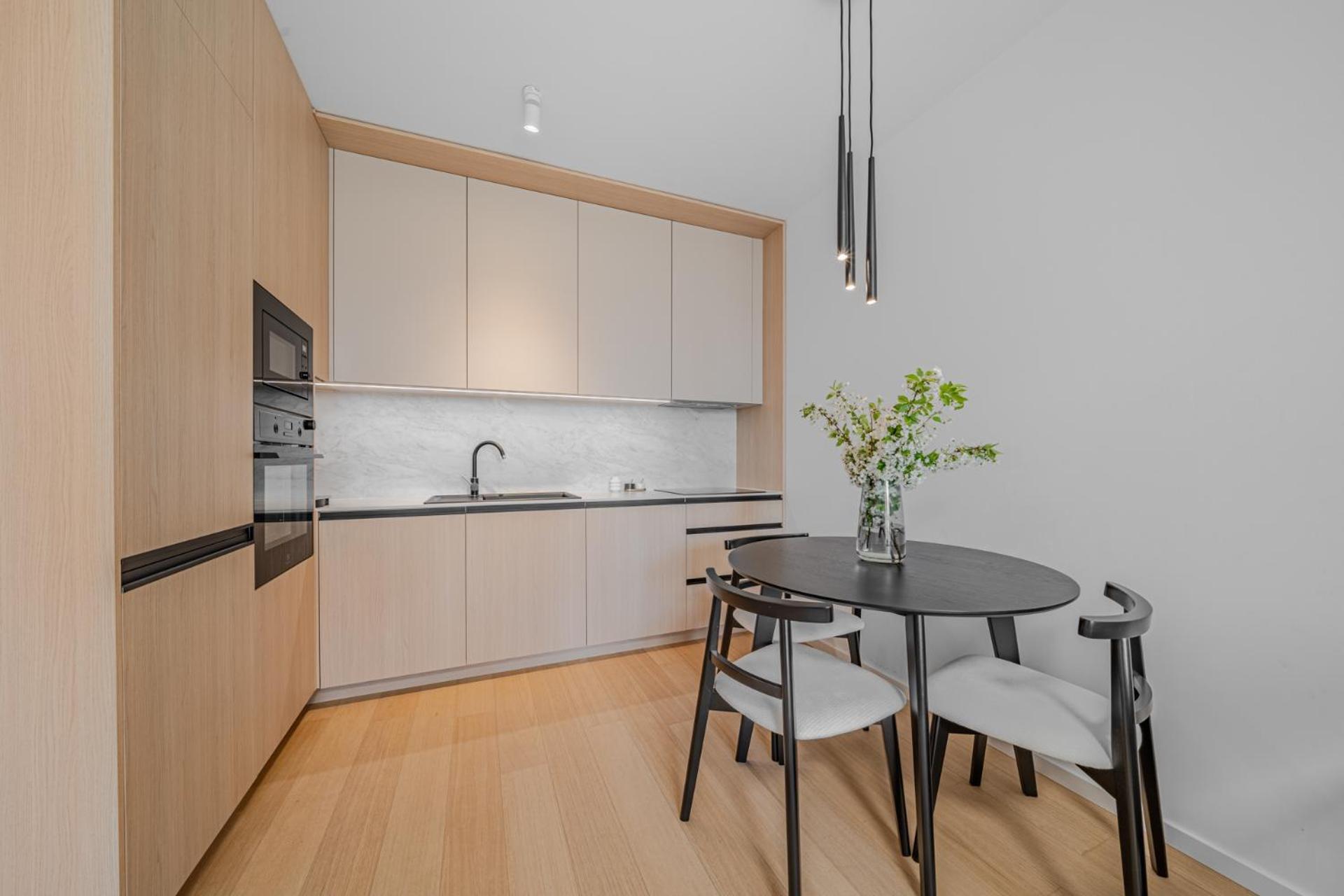 Apartment Cloud 9 Pri Myte Elegance - Brand New With Free Parking