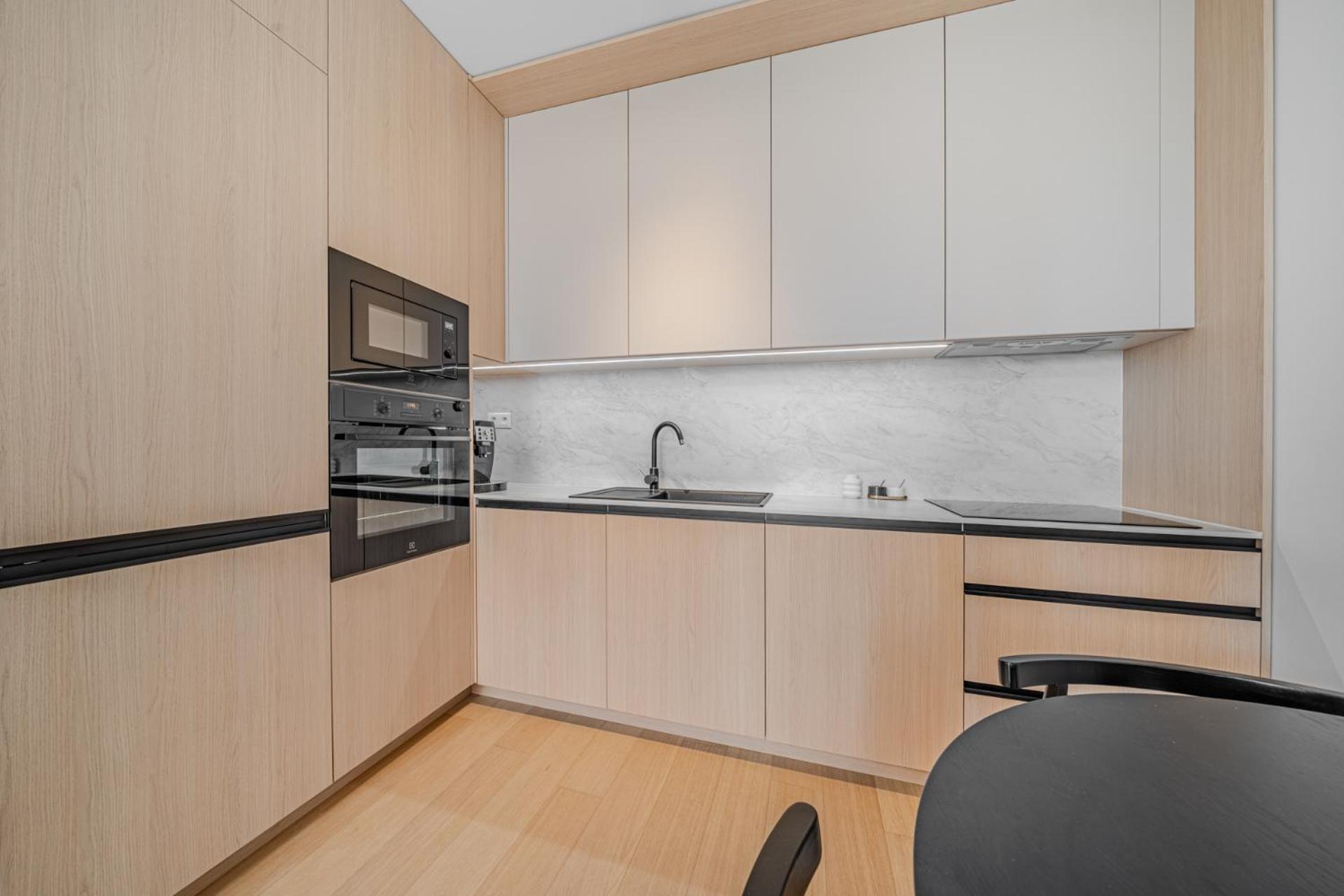 Cloud 9 Pri Myte Elegance - Brand New With Free Parking