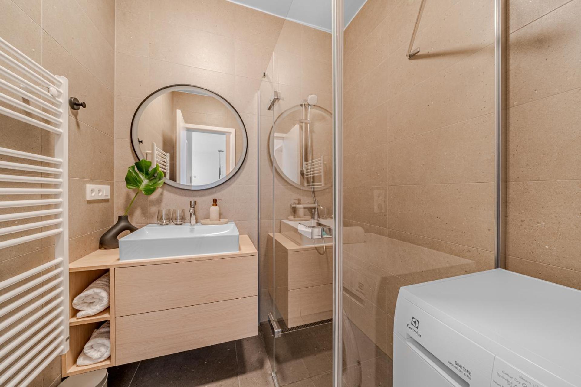 Apartment Cloud 9 Pri Myte Elegance - Brand New With Free Parking