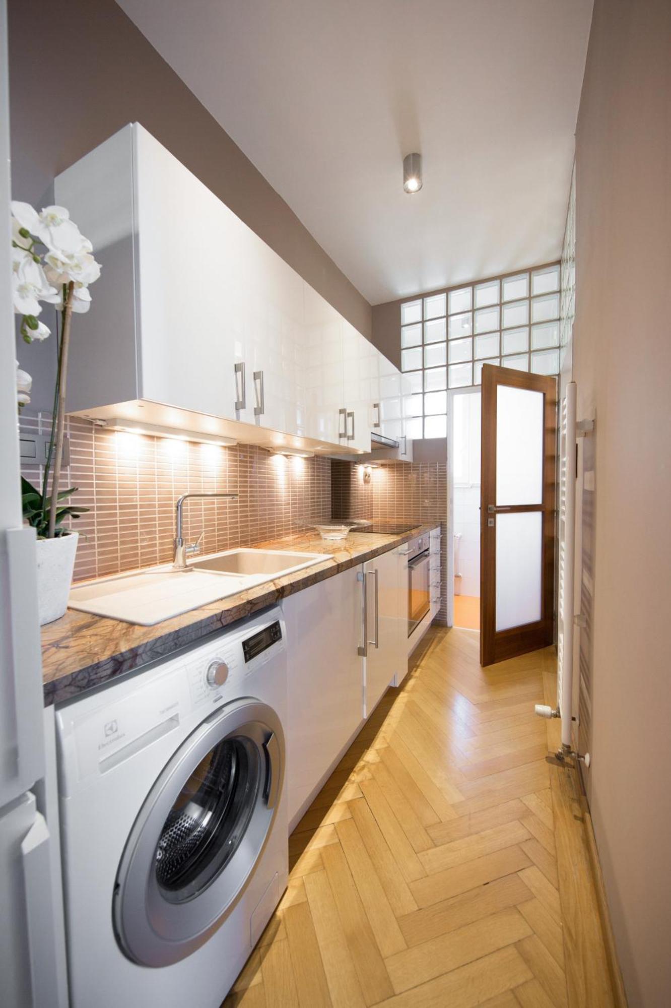 Apartment Place For *
