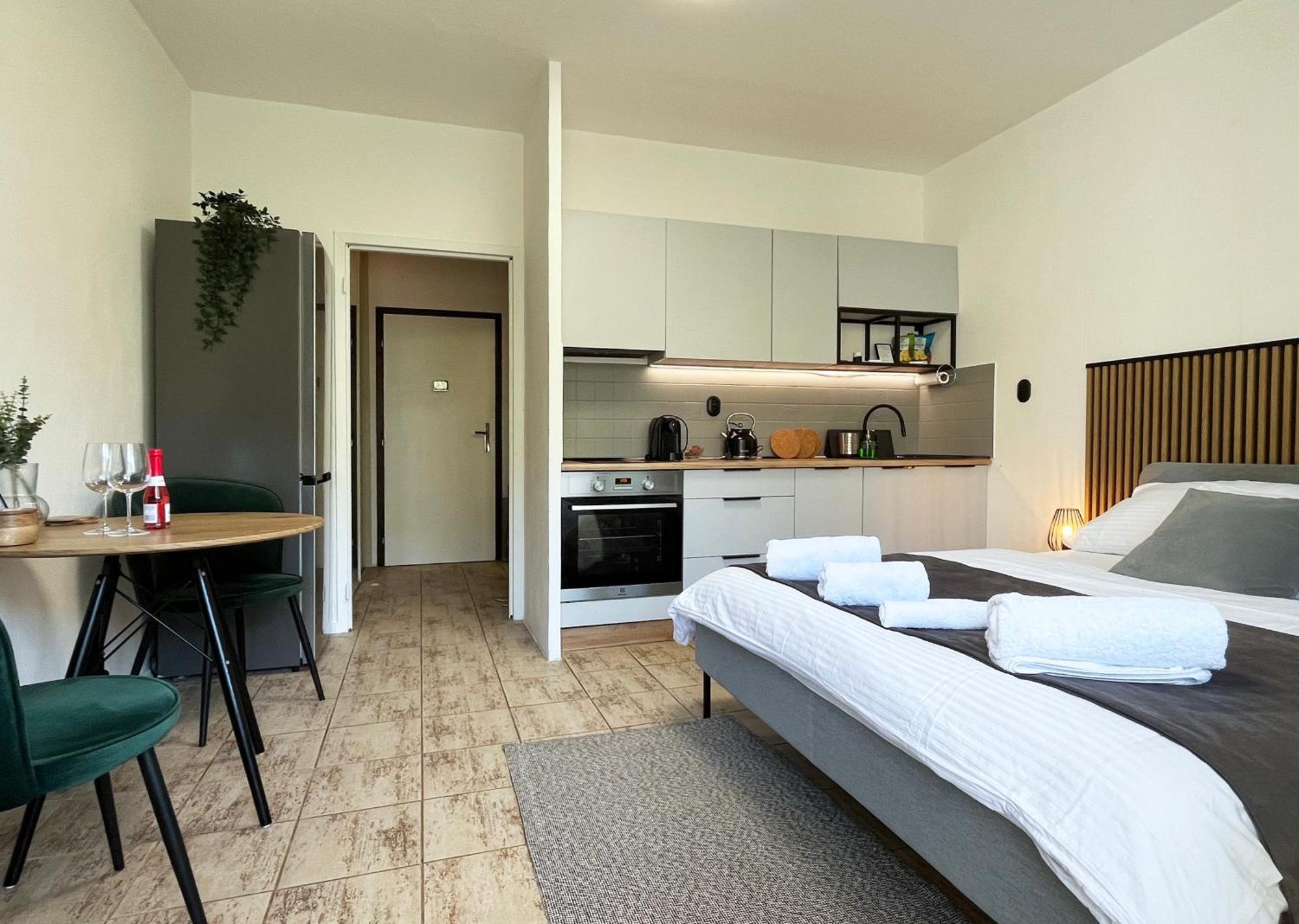 New Cozy Studio, Ac & Free Private Parking Bratislava