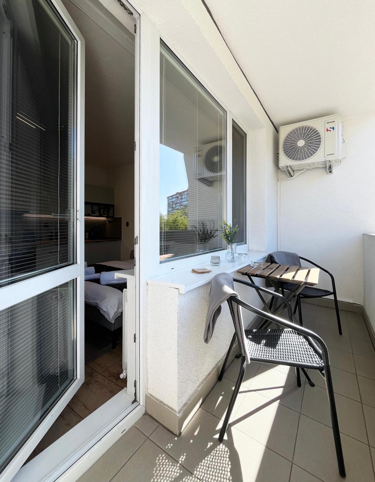 New Cozy Studio, Ac & Free Private Parking * Bratislava