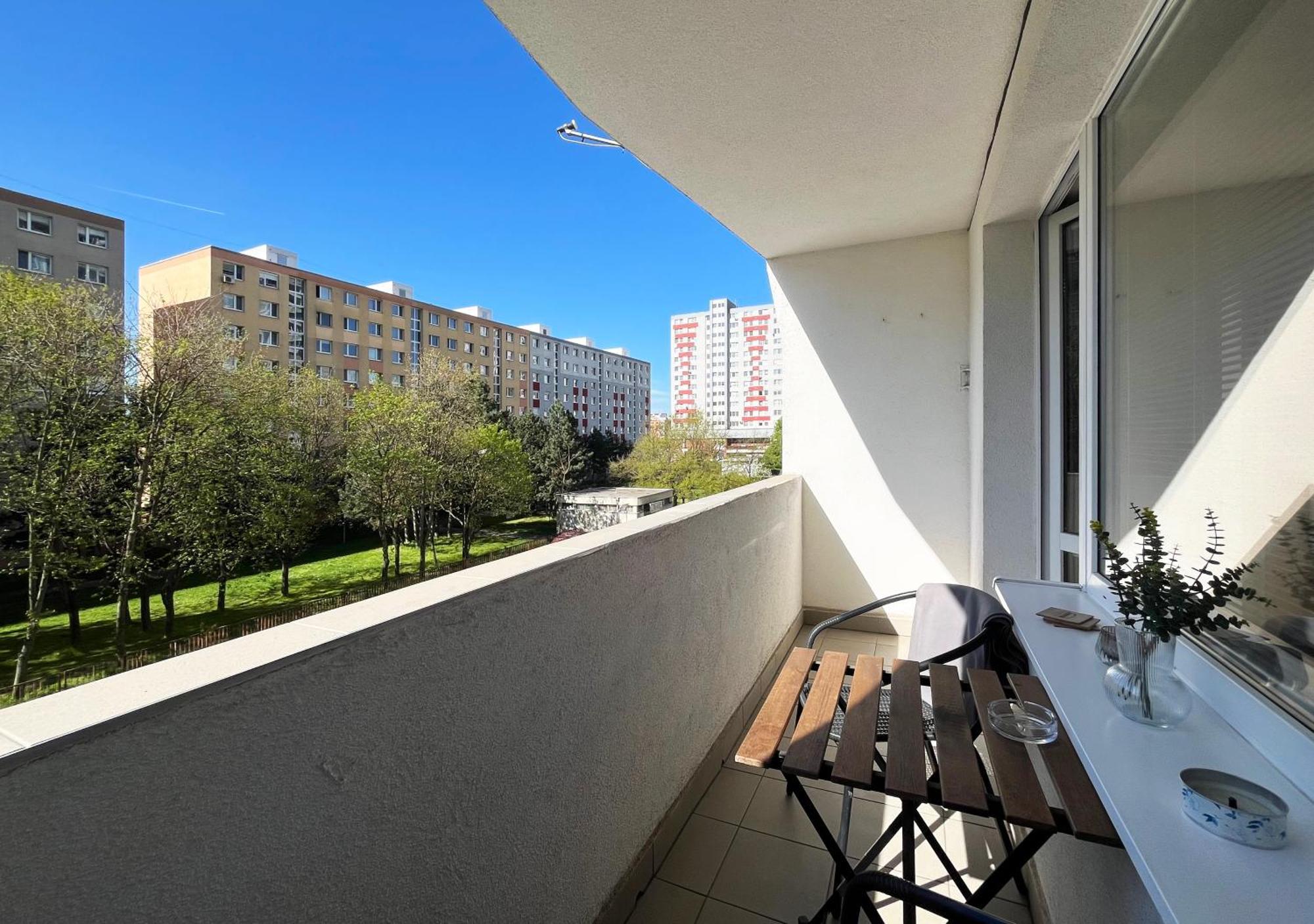New Cozy Studio, Ac & Free Private Parking Apartment