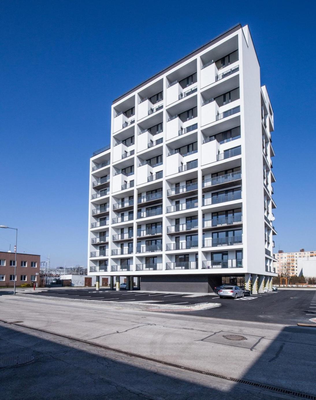 Kiwi Apartment *