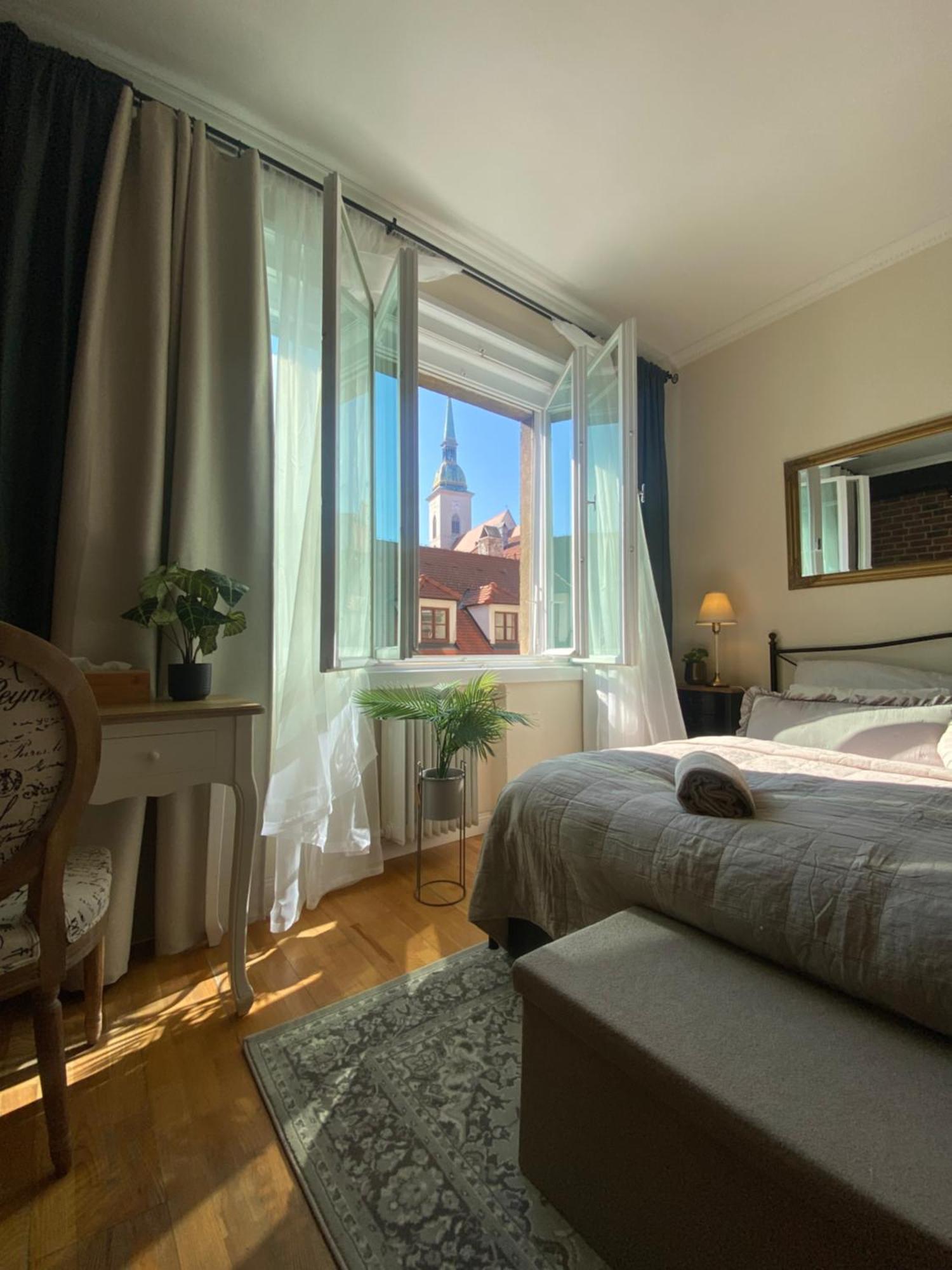 Audrey Hepburn Ii Location Cathedral View Air-conditioned Apartment