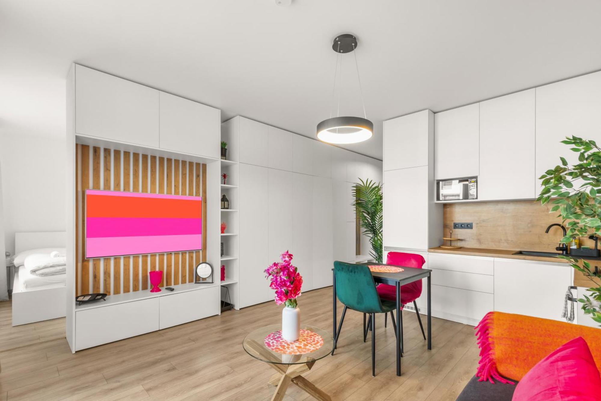 Apartment Lam Fuchsia Ac-balcony Bratislava