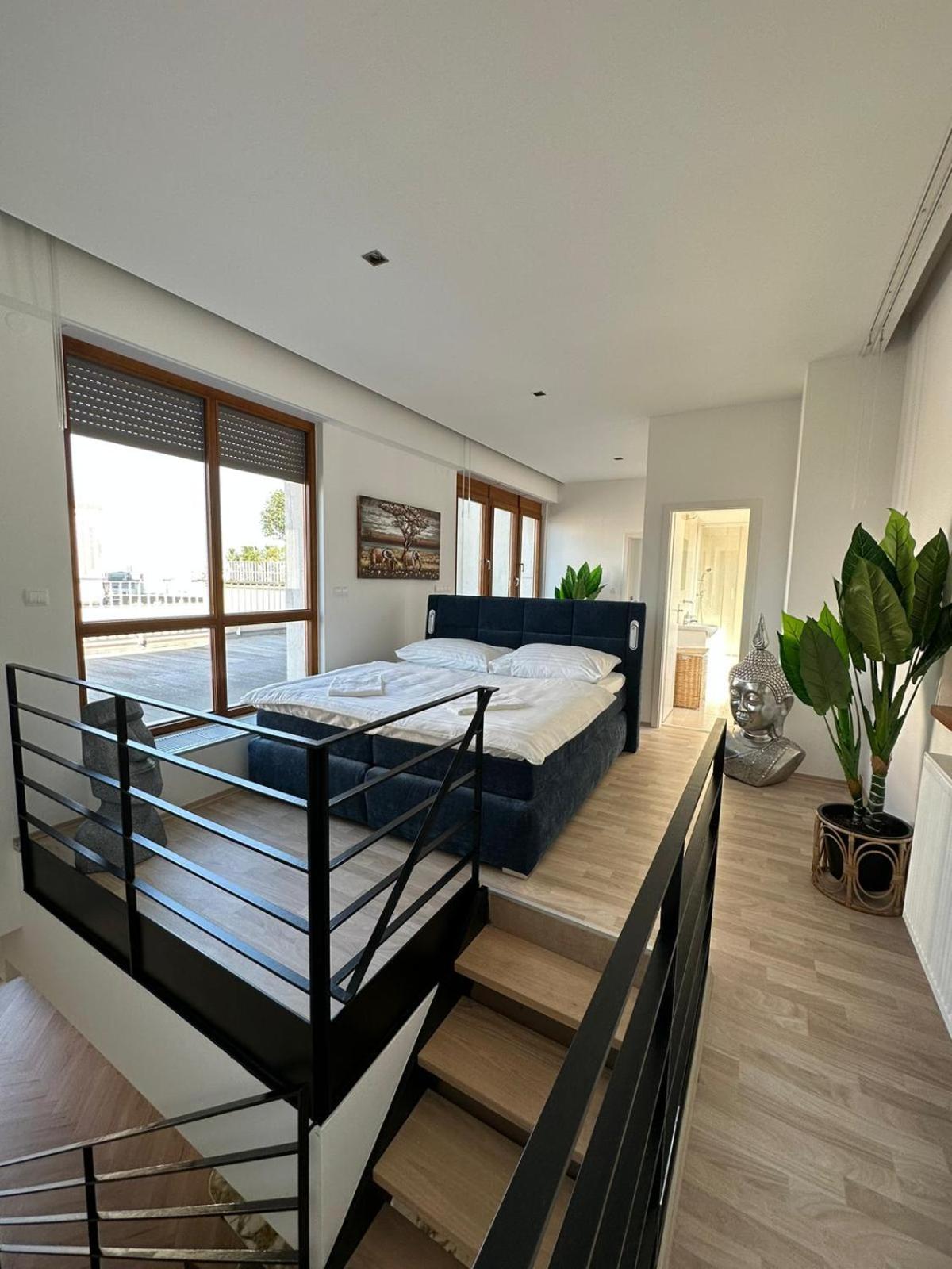 Luxury Penthouse At The Historical Centre With Free Parking Apartment *