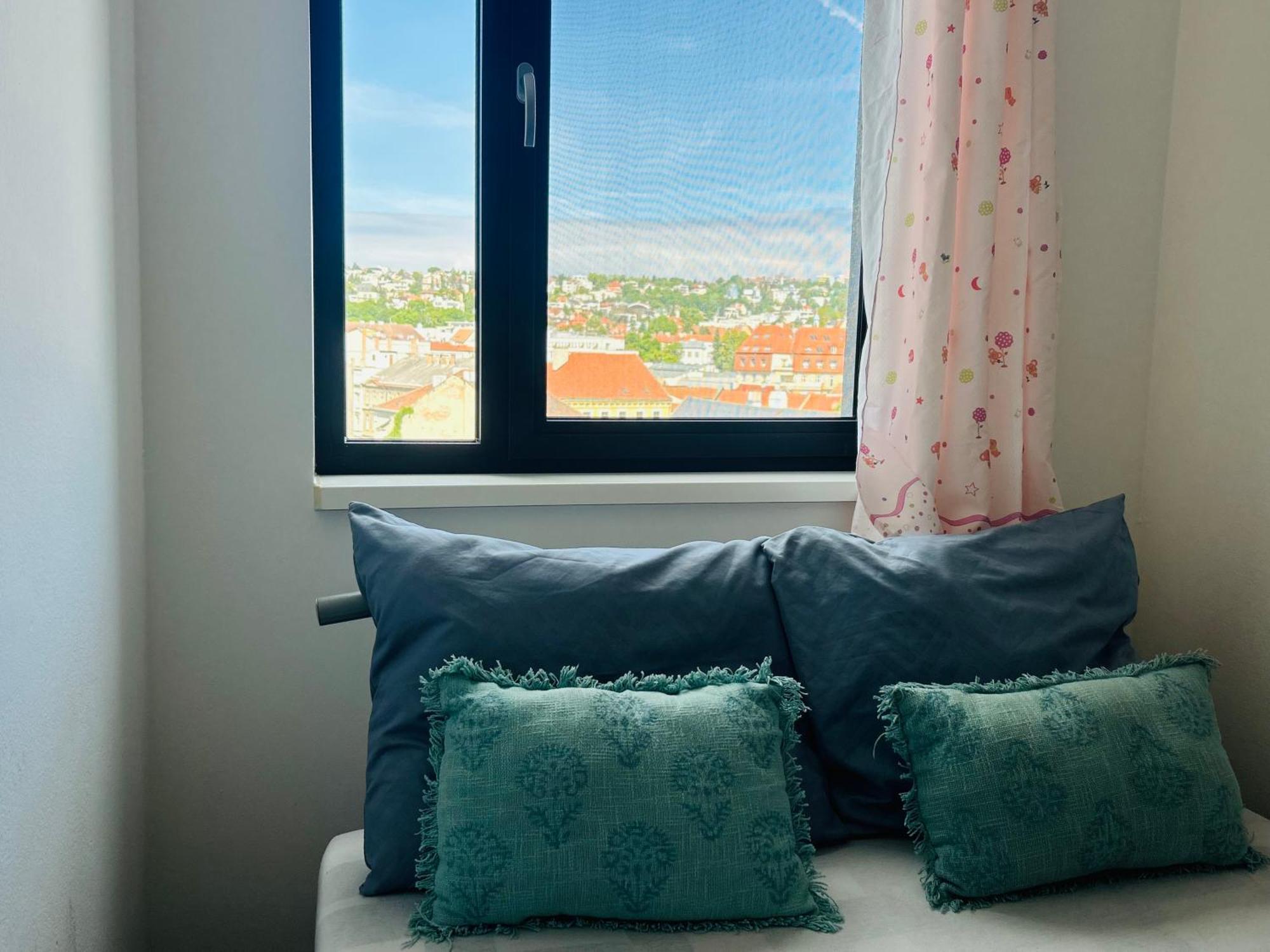 Happy Blue Downtown Center Apartment Bratislava