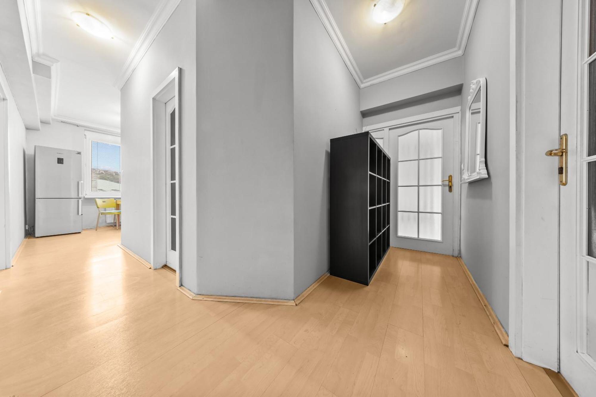 Apartment Big 4-room Spacious