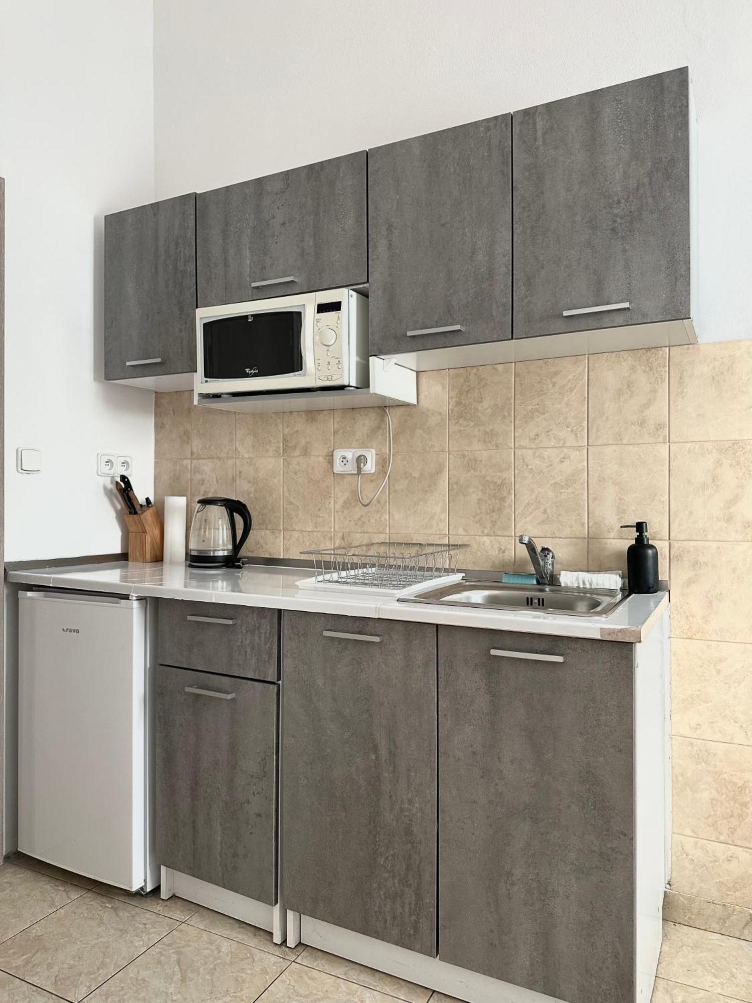 Cozy Near Hockey & Football Arena Apartment Pressburg