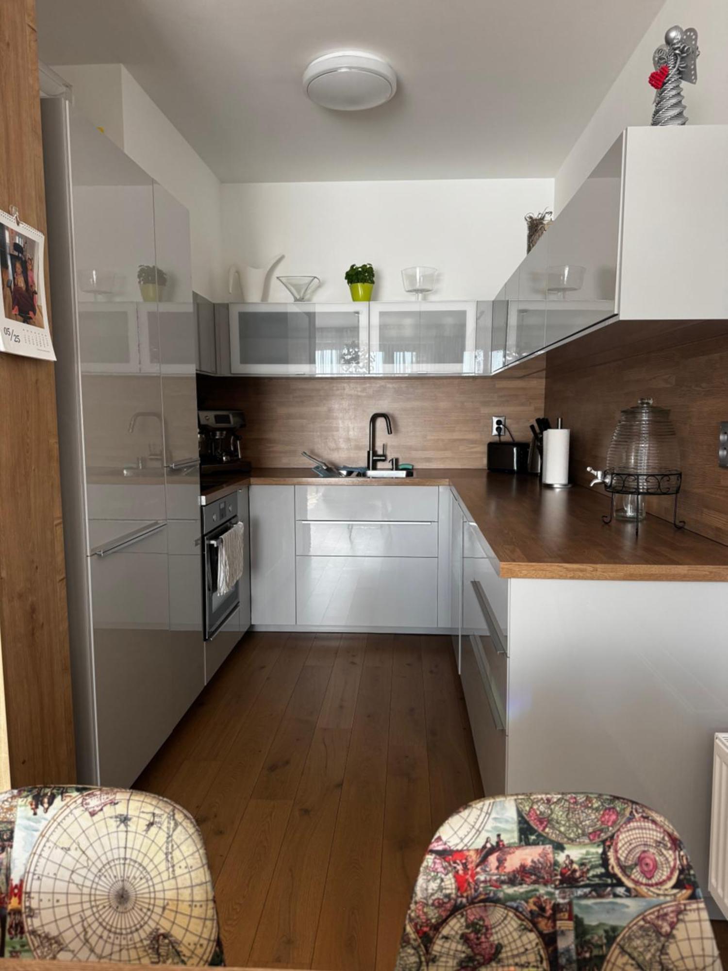 Apartment Apartment With Balcony And Parking, Danube & Green View *