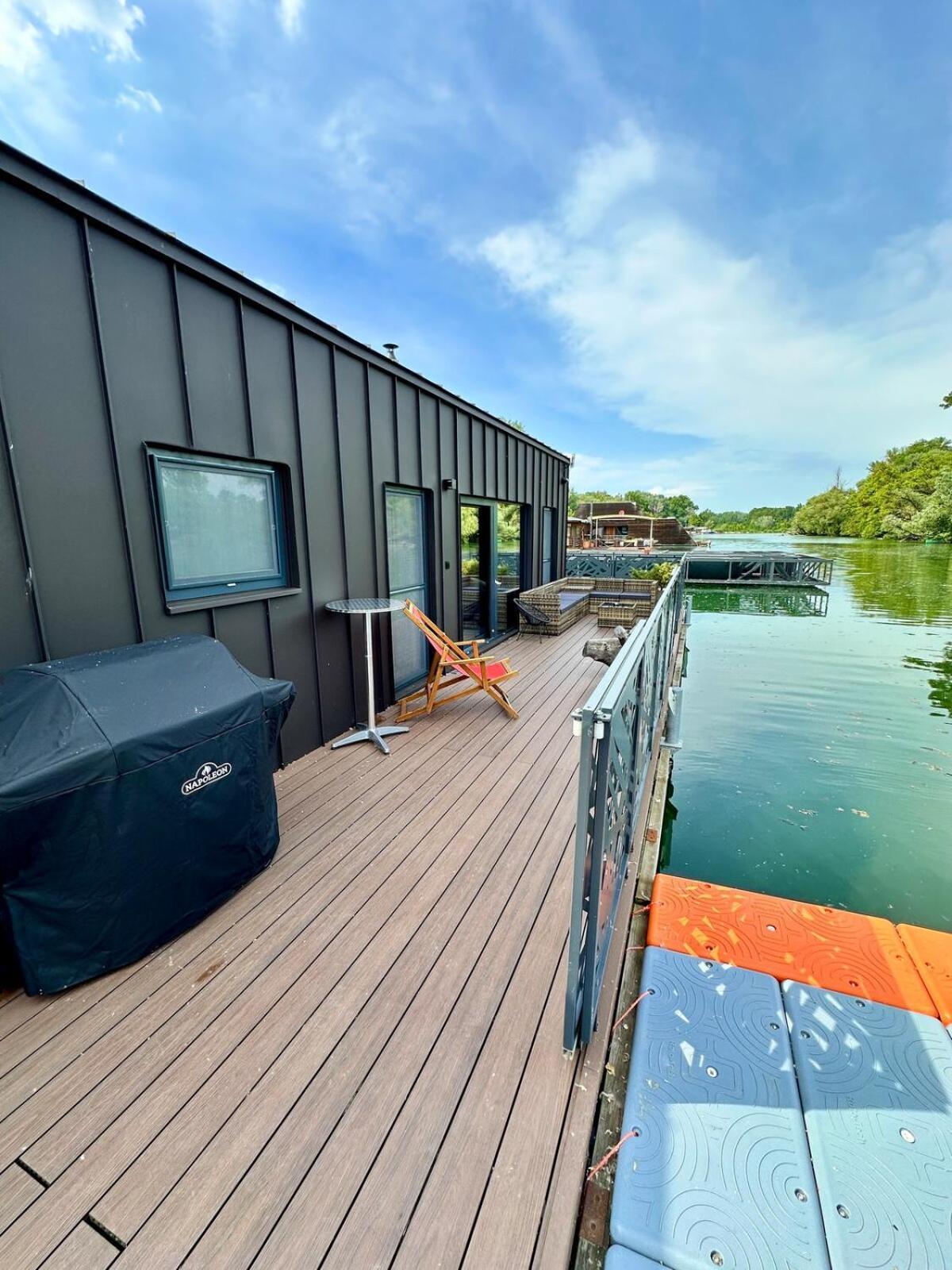 Houseboat With Touch Of Luxury Holiday home Bratislava