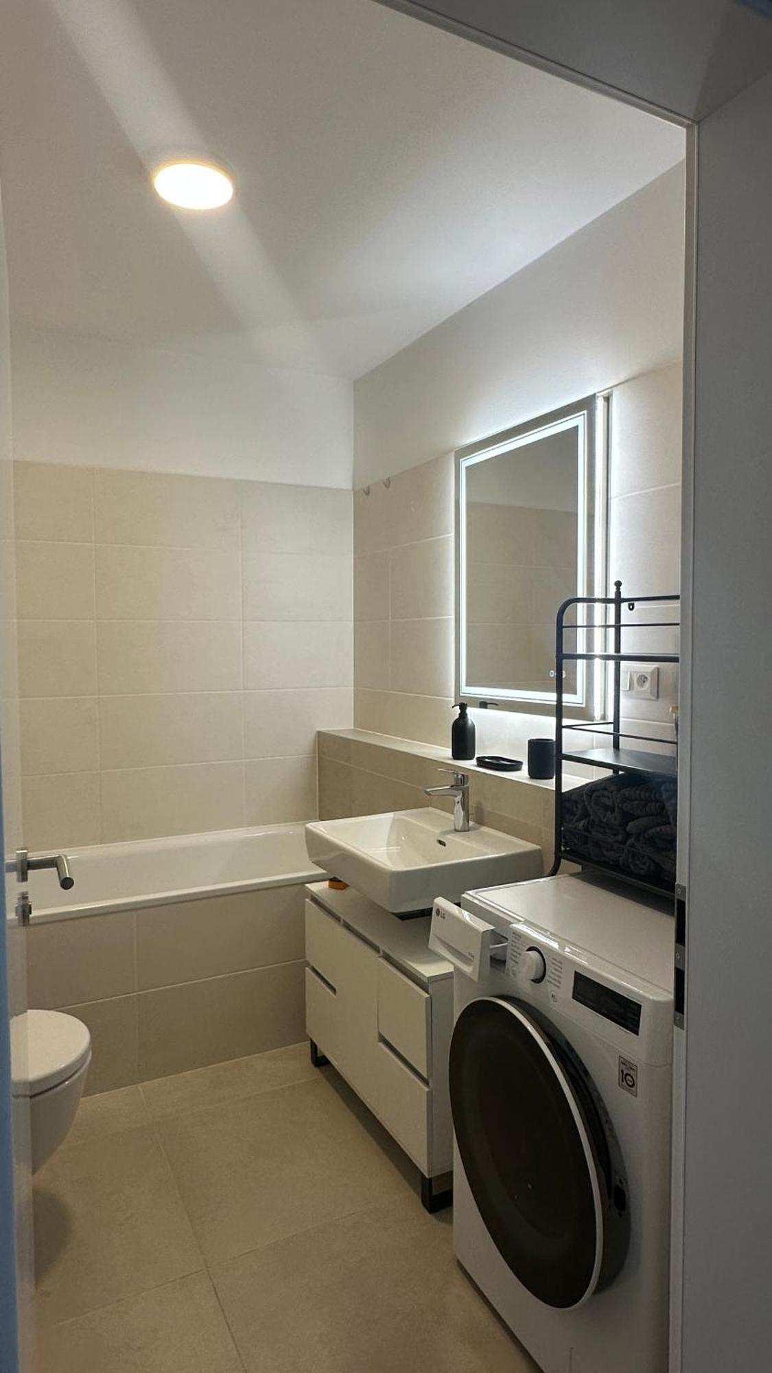 Apartment Magnolia Terrace Apart - Free Parking, Family & Sport Friendly Area *