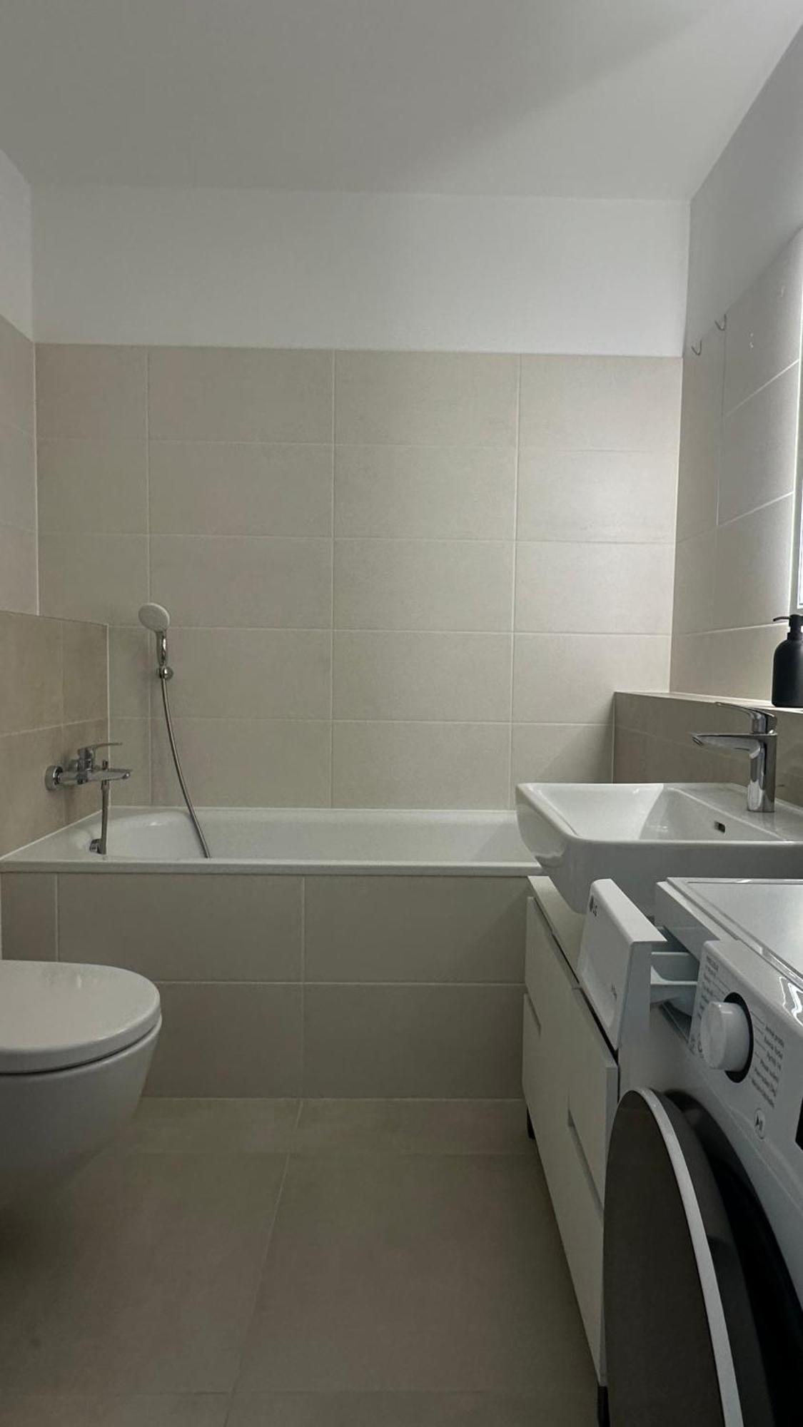 Magnolia Terrace Apart - Free Parking, Family & Sport Friendly Area *