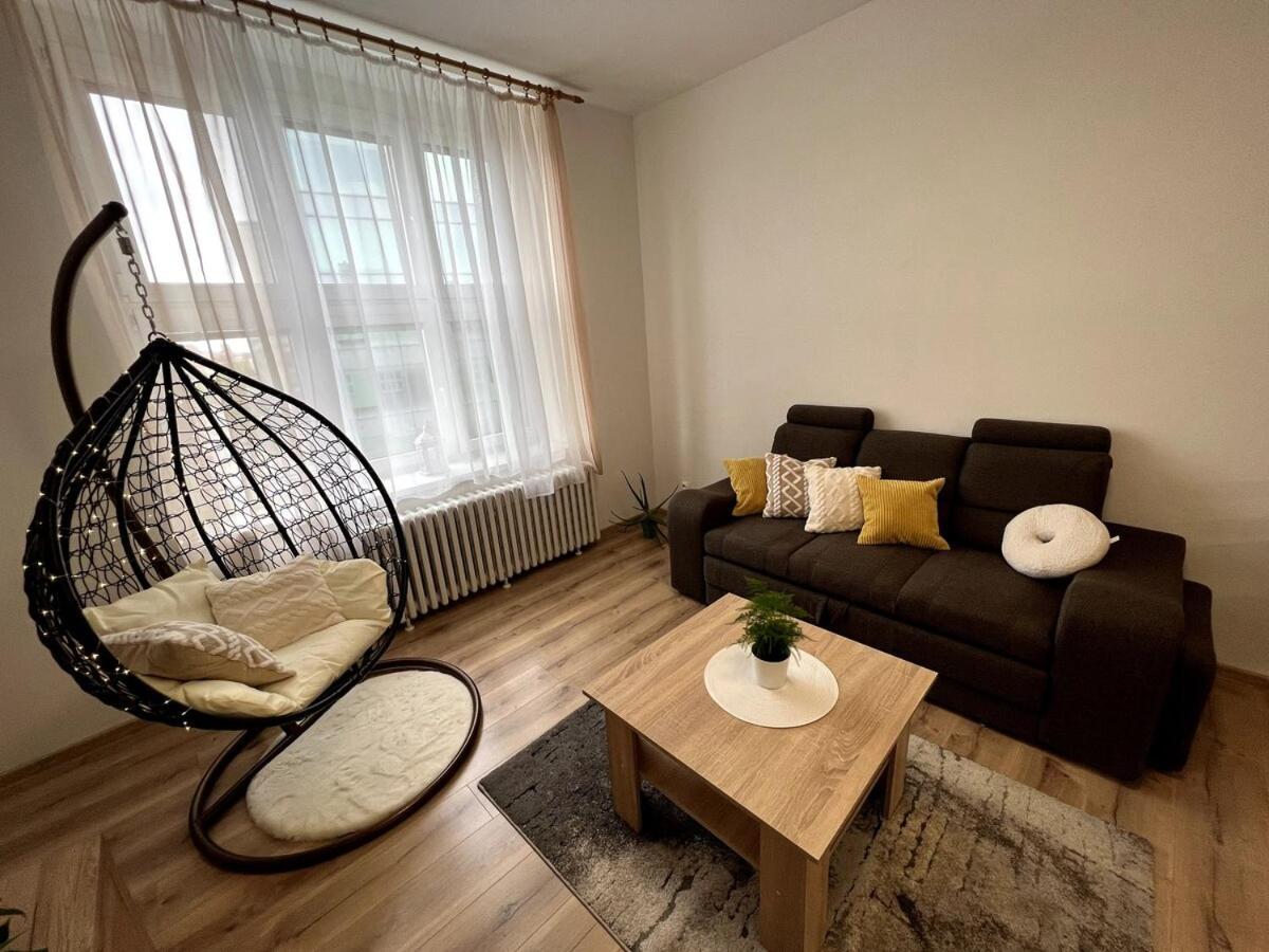 2Bd- Next To Presidential Palace