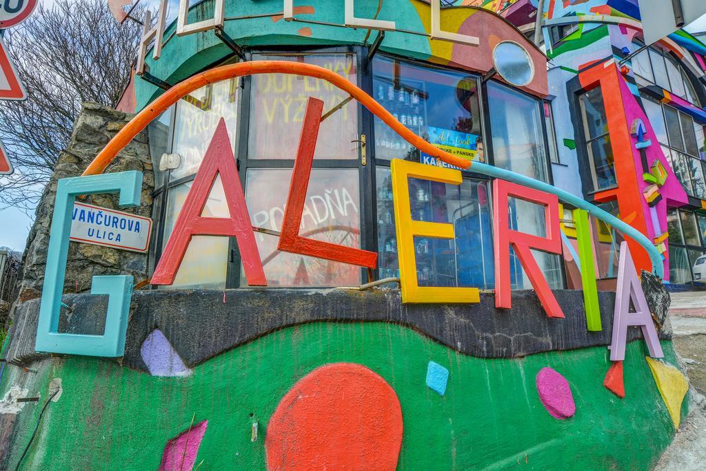 Hotel Sebarozvoja S Moznostou Ziskania Inspirujucich Prostriedkov Na Zmenu Interieru Pressburg