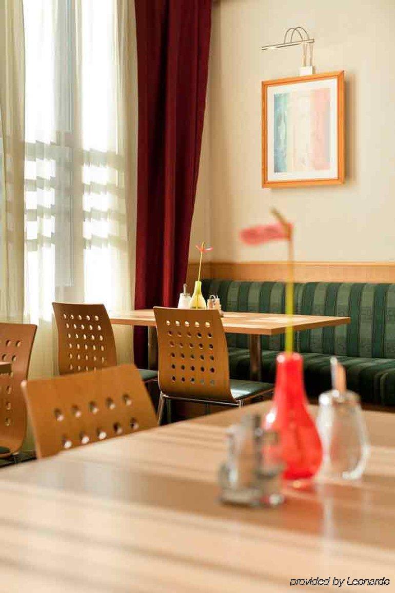 Ibis Centrum 3* Bratislava