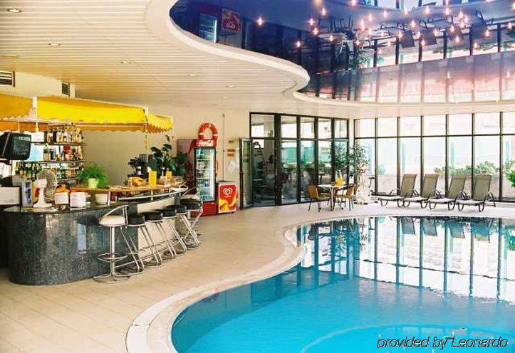 Holiday Hotel