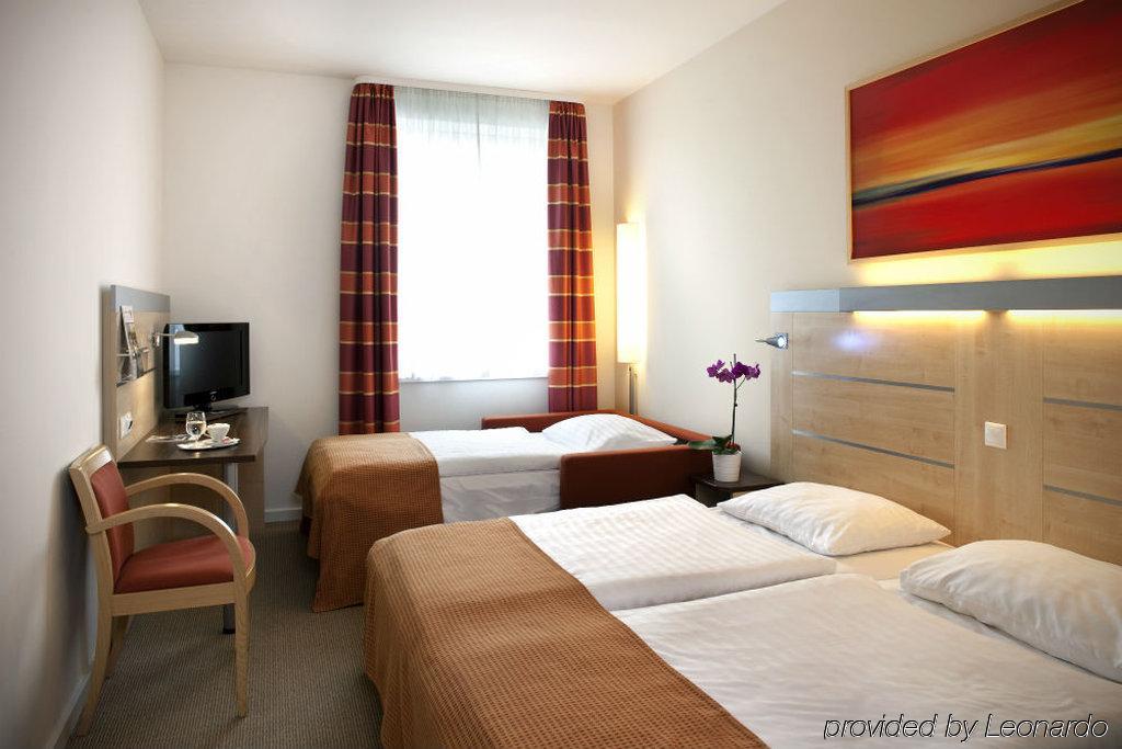 Hotel Vienna House Easy By Wyndham 3*