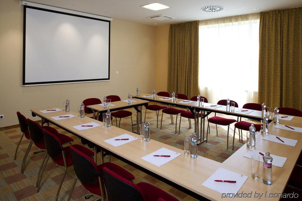 Vienna House Easy By Wyndham Hotel 3*