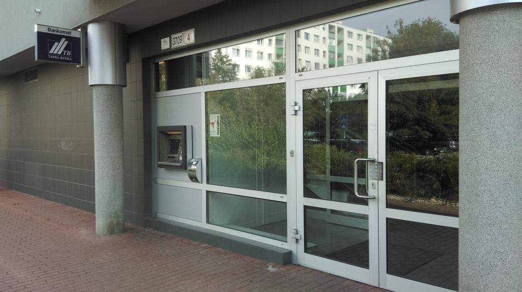 Einsteinova Petrzalka Station Homestay *