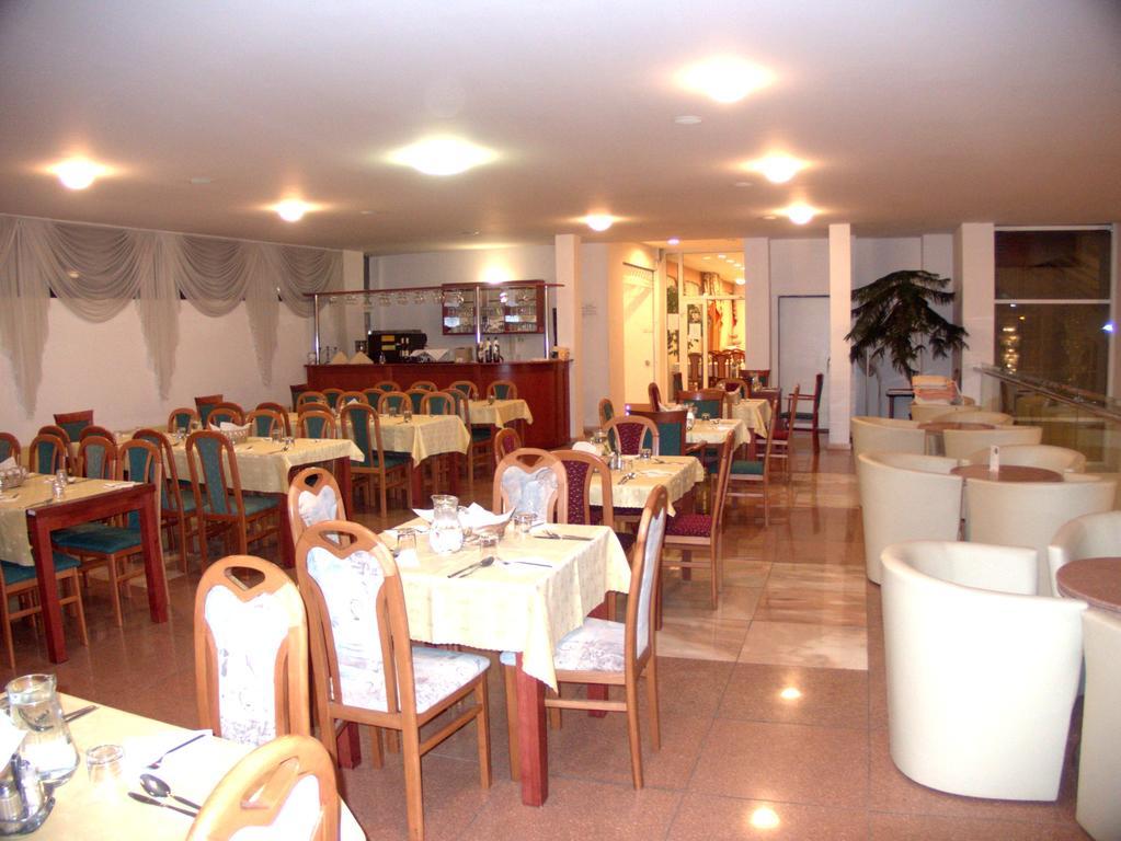 Astra Hotel 3*