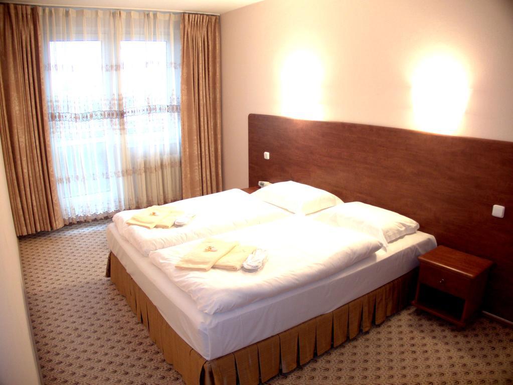 Astra Hotel 3*