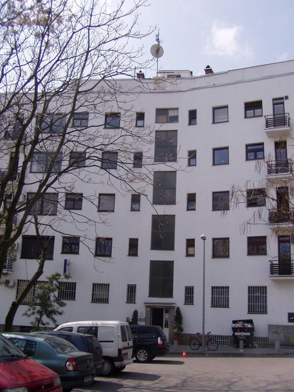 Apartment Red *