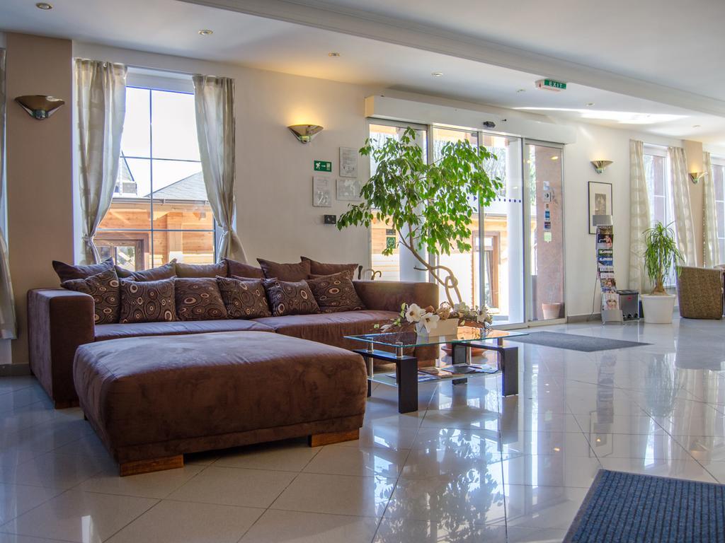Hotel West 3*