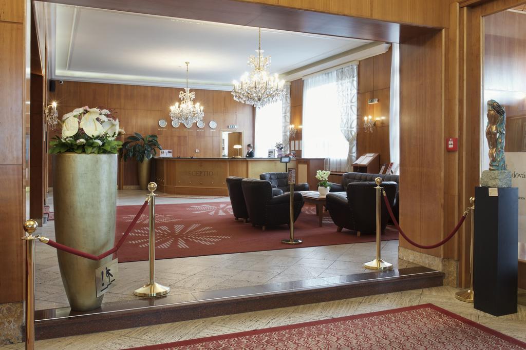 Hotel Devin